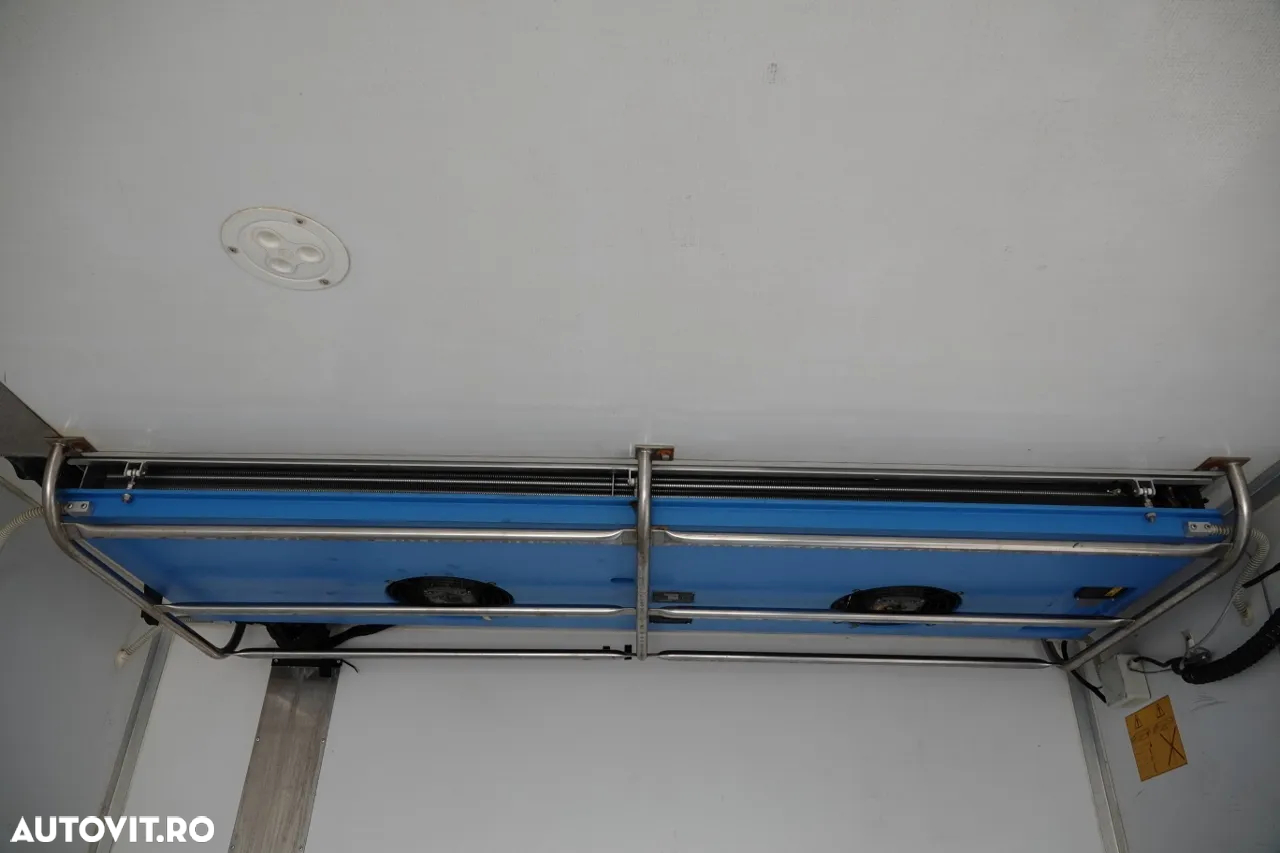 Scania P 410 / TRANSMISIE LA RECE / SLAVE / unitate FRIGO BLOCK / 2X LIFT DE ÎNCĂRCARE / TEMPERATURĂ MULTIMEMBRU DUPĂ CONTRACTUL DE SERVICE GOLDEN / - 16