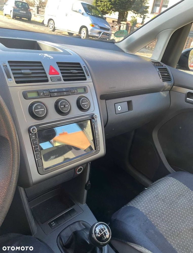 Volkswagen Touran 1.9 TDI DPF BlueMot Conceptline - 5