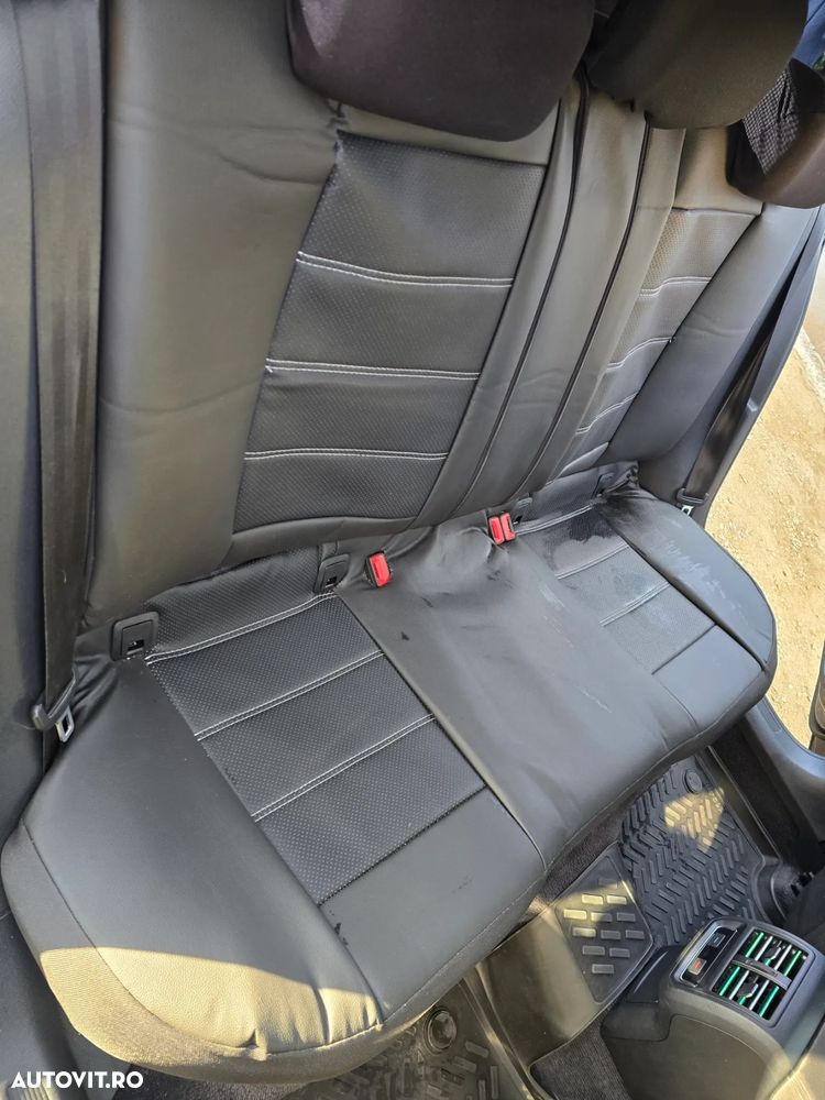 Volkswagen Passat 1.6 TDI SCR DSG Comfortline - 12