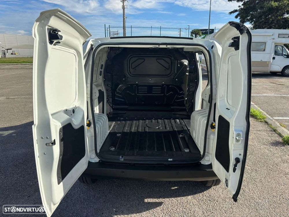 Fiat Fiorino 1.3 M-jet Adventure  A/C IVA DEDUTIVEL - 11