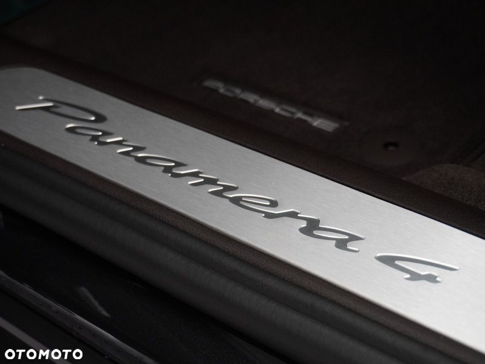 Porsche Panamera 4 - 21