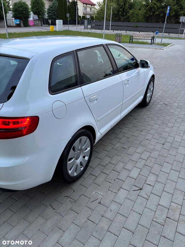 Audi A3 Sportback 1.6 TDI DPF Attraction - 7