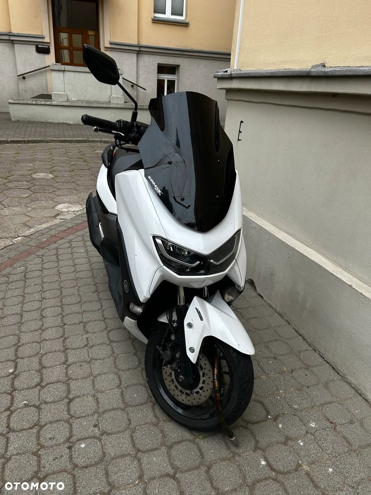 Yamaha NMAX - 4