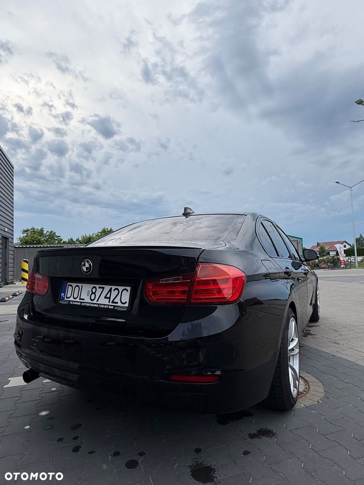 BMW Seria 3 320d - 5
