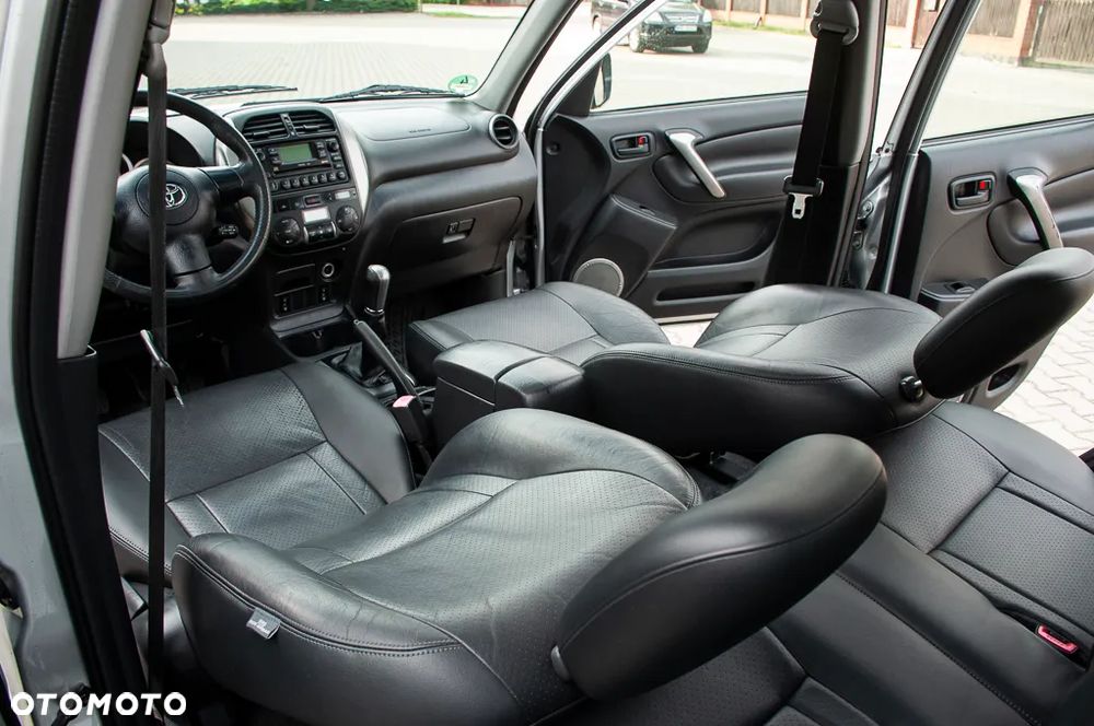 Toyota RAV4 2.0 VVT-i 4x4 - 9