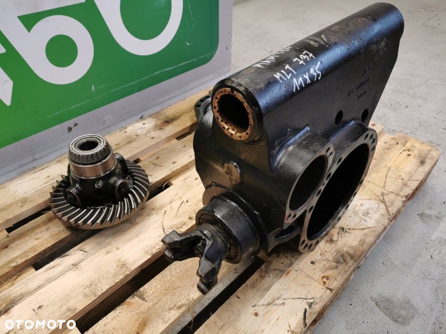 Środek mostu Manitou MLT 737 {Spicer 11X35 tył} - 5