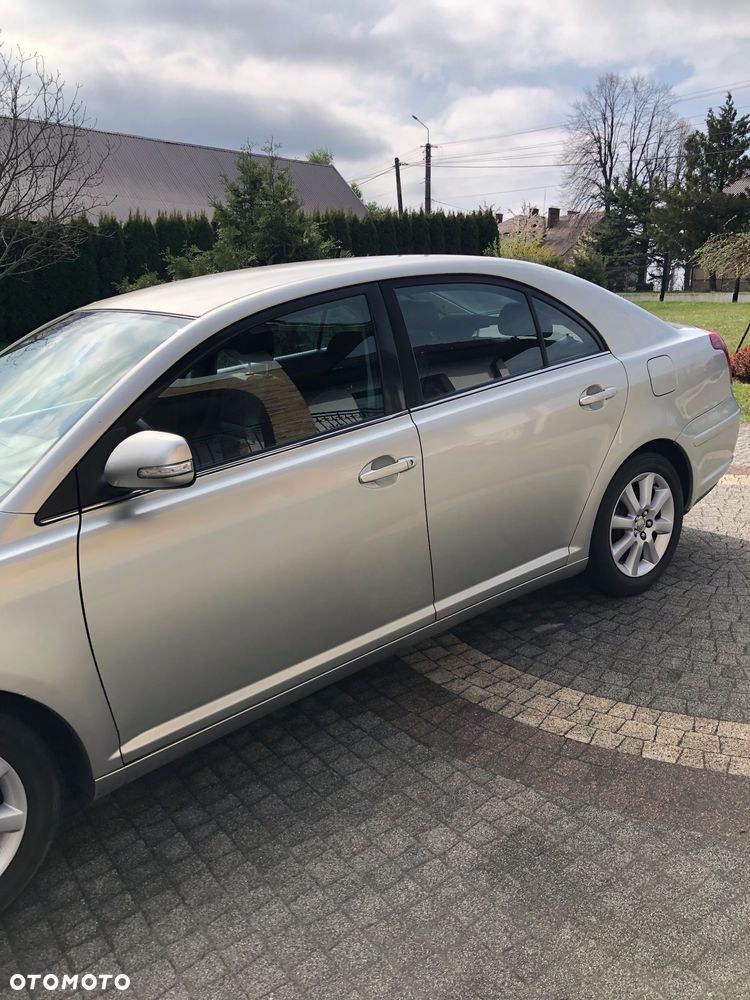 Toyota Avensis 2.0 D-4D - 8