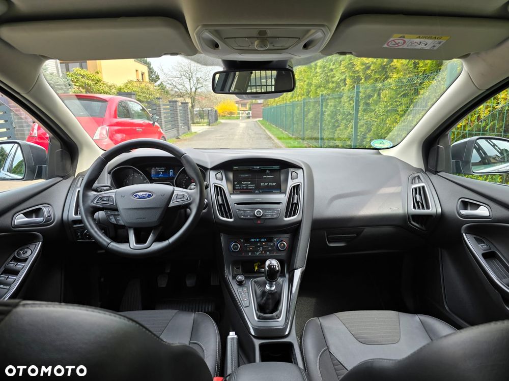 Ford Focus 1.0 EcoBoost Titanium - 28