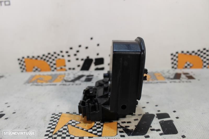 Fecho Da Porta Trás Direita Bmw X3 (F25)  7318418 / 7 318 418 / E84 E8 - 4