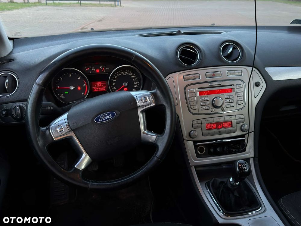 Ford Mondeo 1.8 TDCi Ambiente - 11