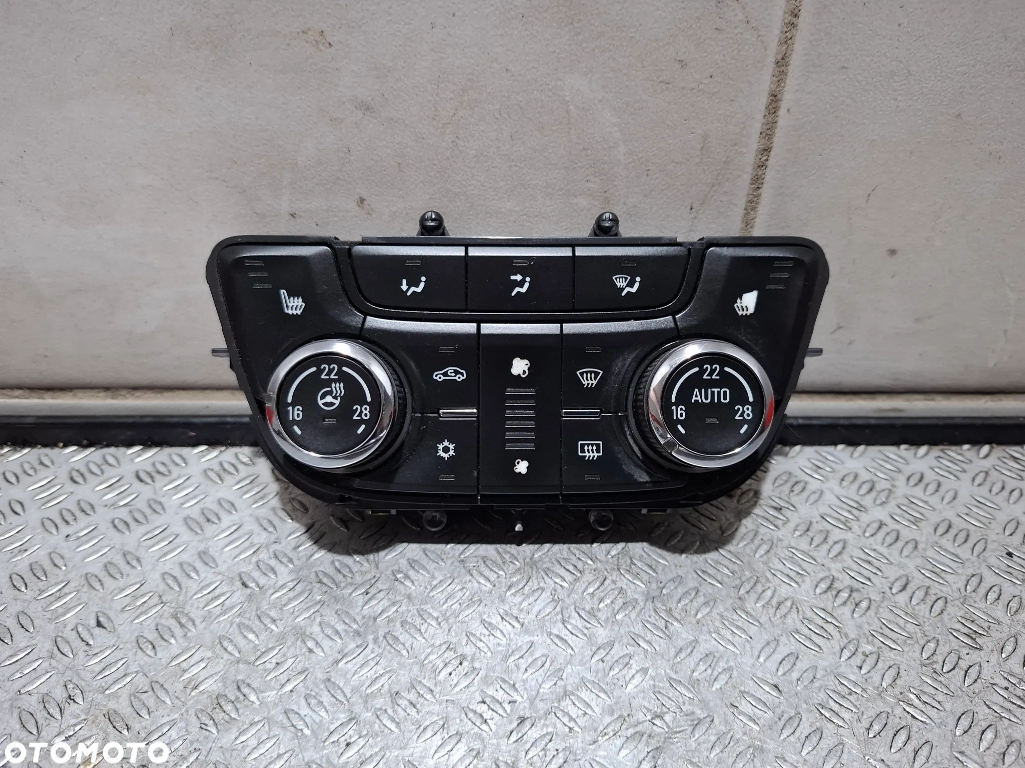 Panel sterowania klimatyzacji Opel Mokka A nr 13429874 - 1