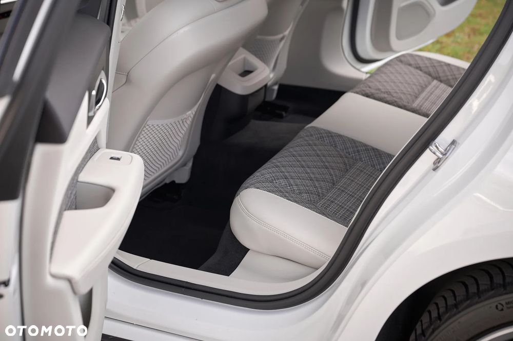 Volvo V60 2.0T Geartronic Powershift Momentum - 21