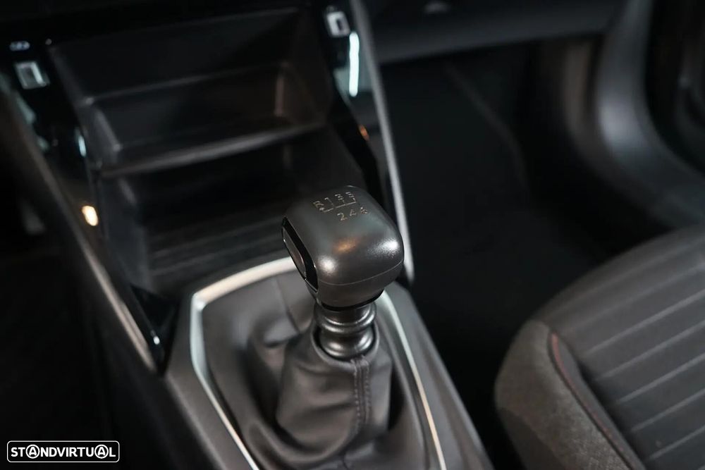 Peugeot 2008 1.2 PureTech Allure - 27
