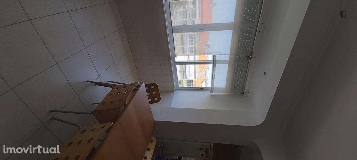 Quarto - localizado em Amadora Lisbon - Grande imagem: 5/18
