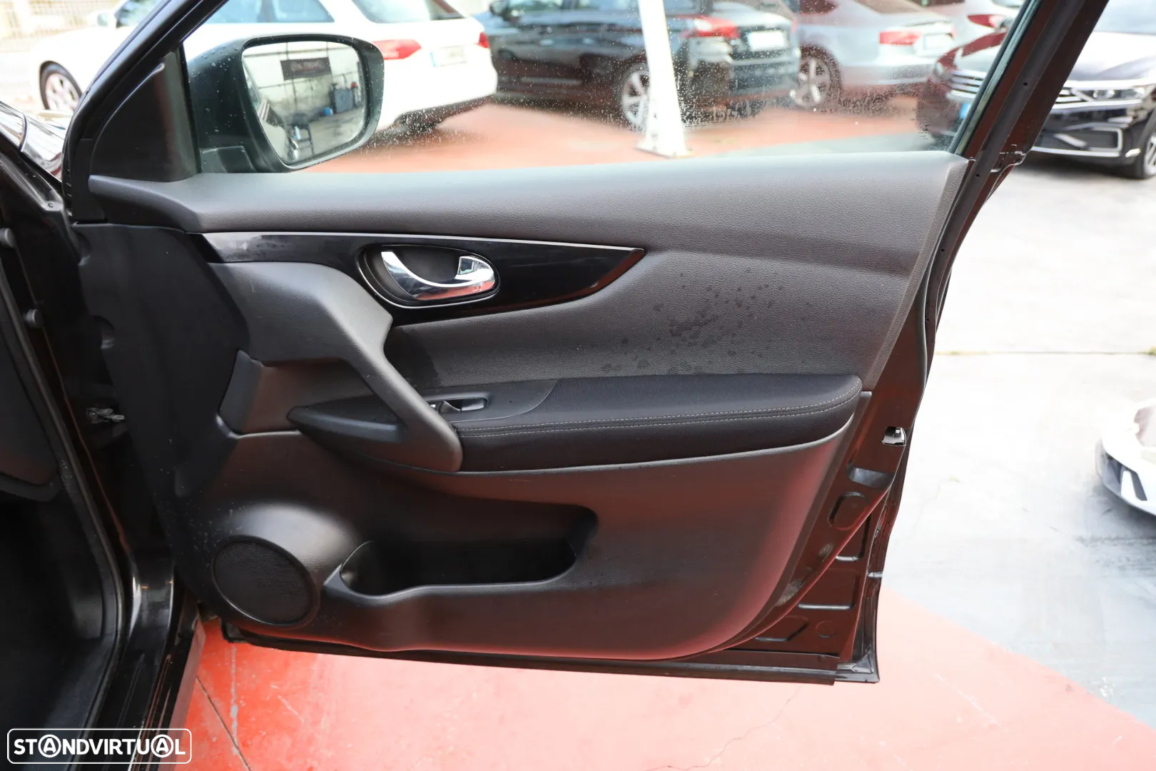 Nissan Qashqai 1.5 dCi N-Connecta 18 - 26