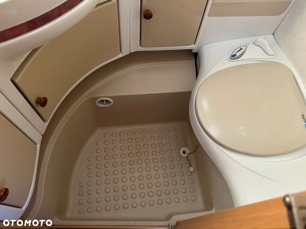 Hobby 460 UL z przedsionkiem Isabella i napędem. DMC 1400 KG !!! - 27