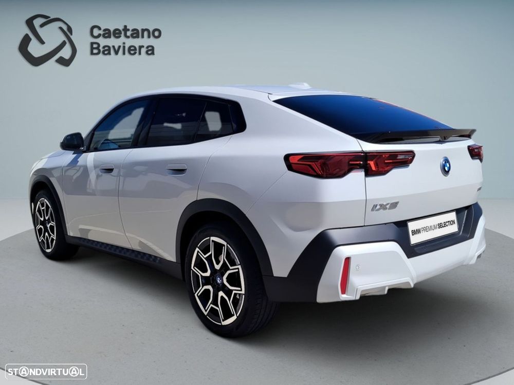 BMW ix1 eDrive20 Pack Desportivo M - 3