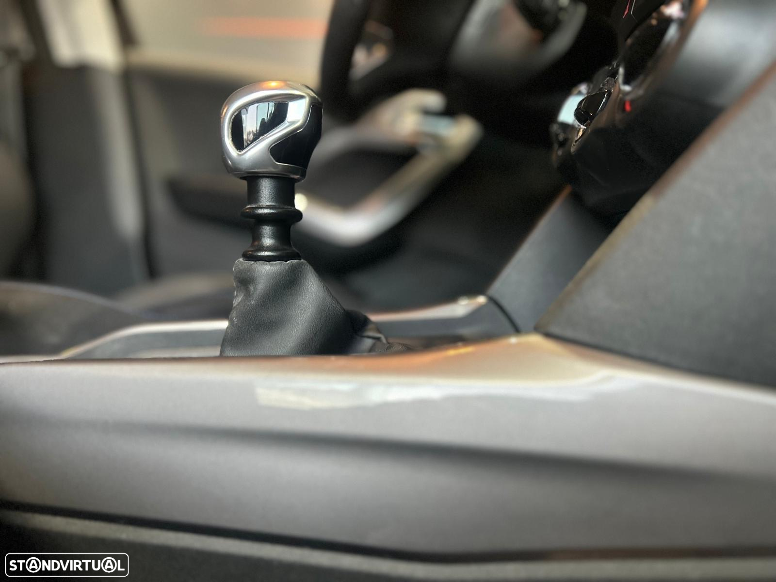 Peugeot 2008 1.5 BlueHDi Style - 42