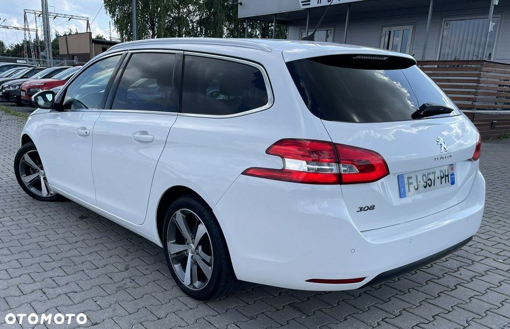 Peugeot 308 - 8