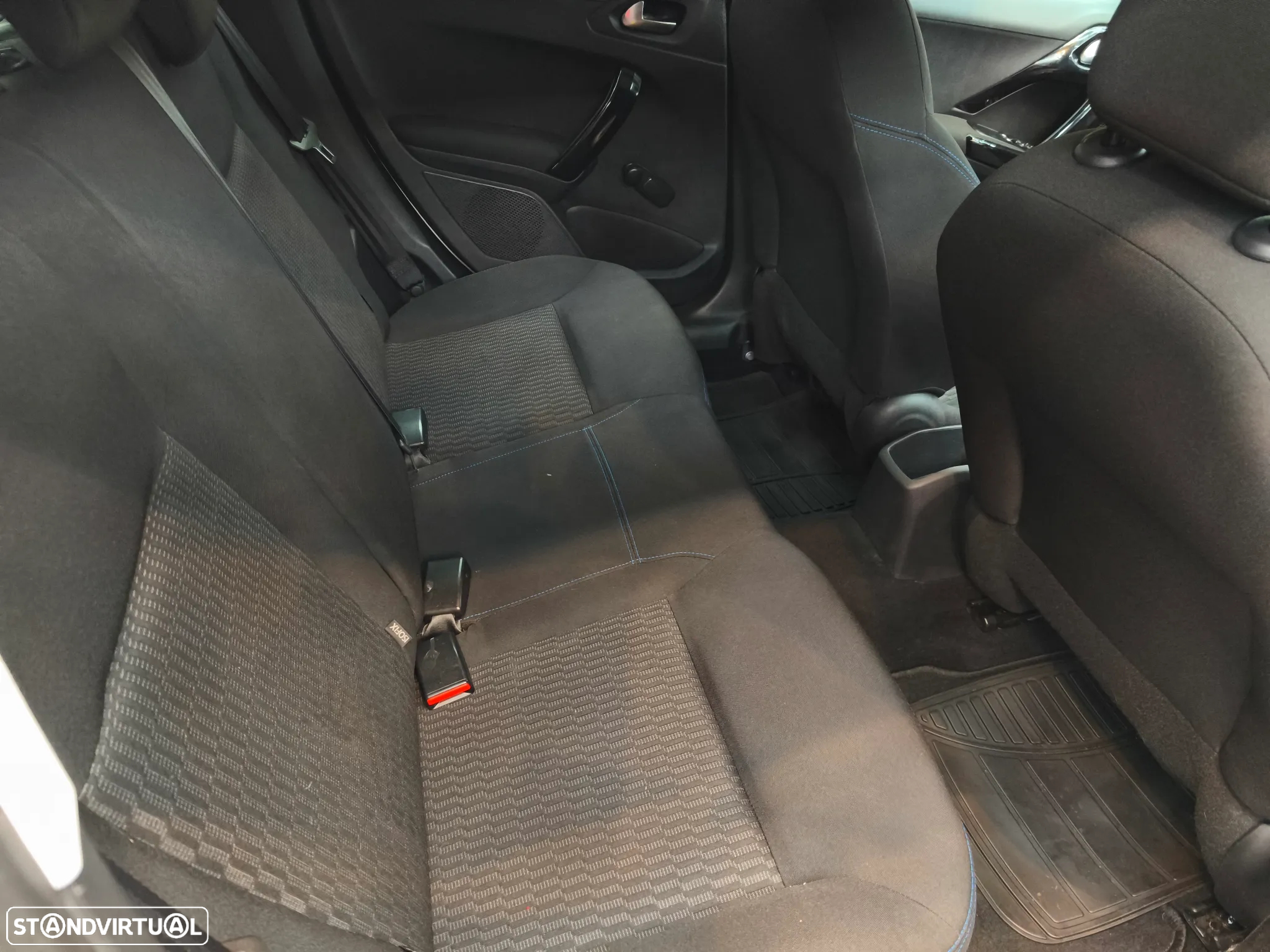 Peugeot 208 1.2 PureTech Signature - 27