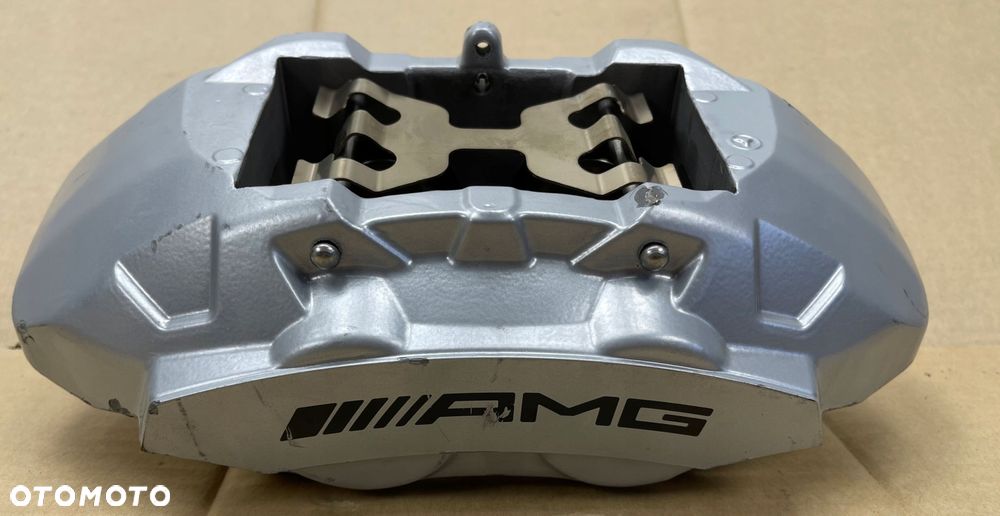 4 MERCEDES C-KLASA W 205 AMG ZACISK HAMULCOWY PRAWY PRZÓD - 1