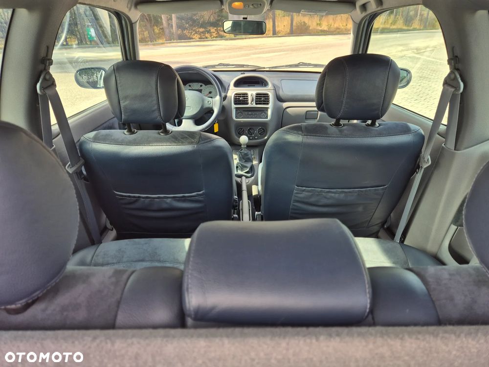 Renault Clio 2.0 16V Sport - 12