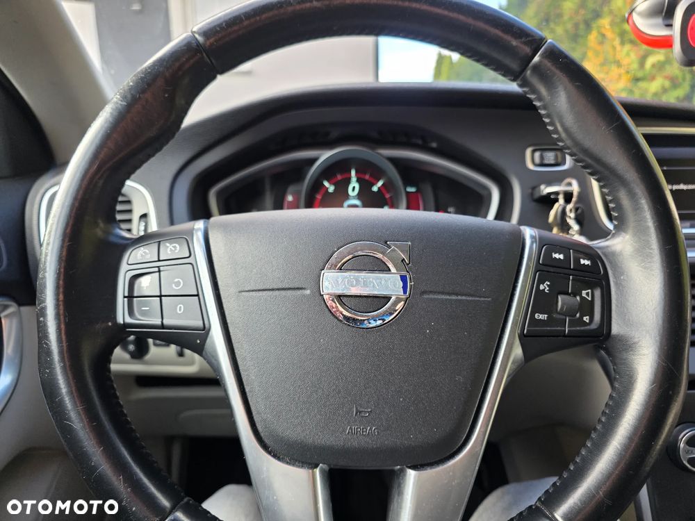 Volvo V40 D2 Kinetic - 9