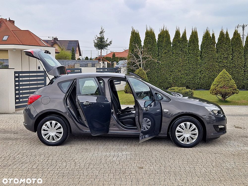 Opel Astra 1.4 150 Jahre - 14