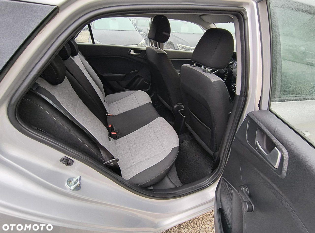 Hyundai i20 - 20