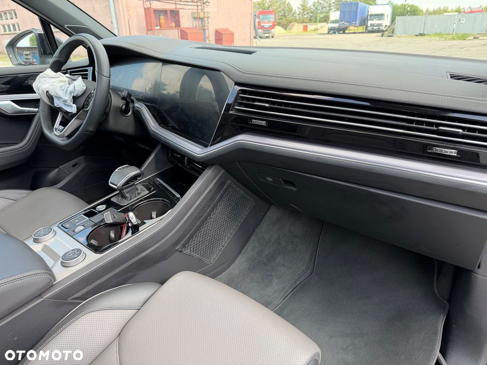 Volkswagen Touareg 3.0 V6 TDI SCR 4Motion Automatik R-Line - 22