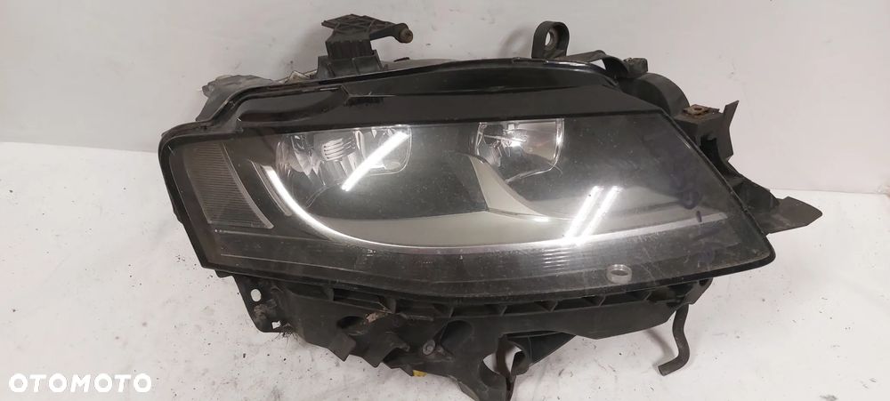 .  LAMPA PRZOD PRZEDNIA PRAWA AUDI A3 8P 2 LIFT