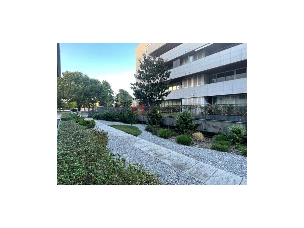 Quinta das Nogueiras Coimbra Vende-se T2 com garagem e elevador. - Grande imagem: 3/27