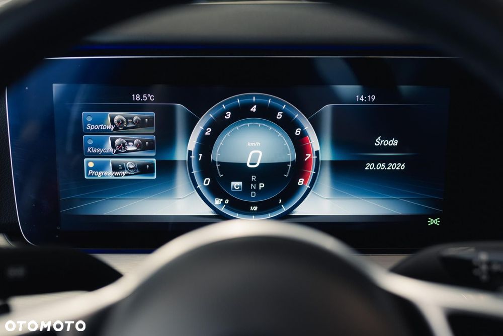 Mercedes-Benz Klasa E 200 4-Matic 9G-TRONIC - 32