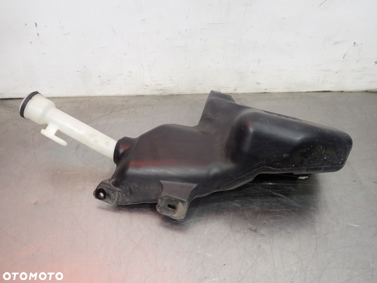 ZBIORNICZEK SPRYSKIWACZY CHEVROLET CRUZE I LIFT - 2