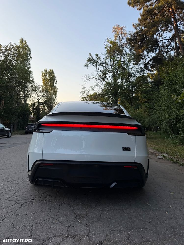 Tesla Model Y Performance - 6