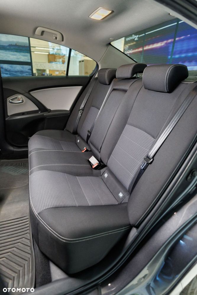 Toyota Avensis 2.0 D-4D Premium - 13