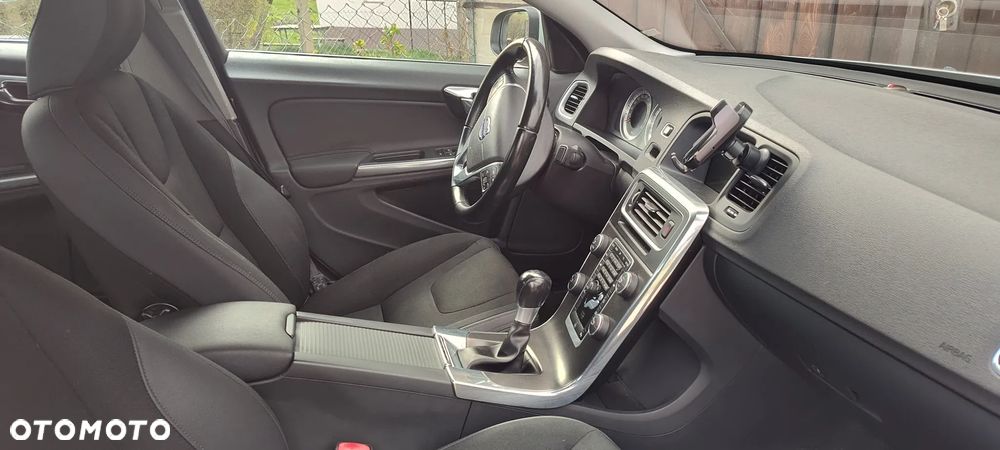 Volvo S60 T3 Momentum - 7