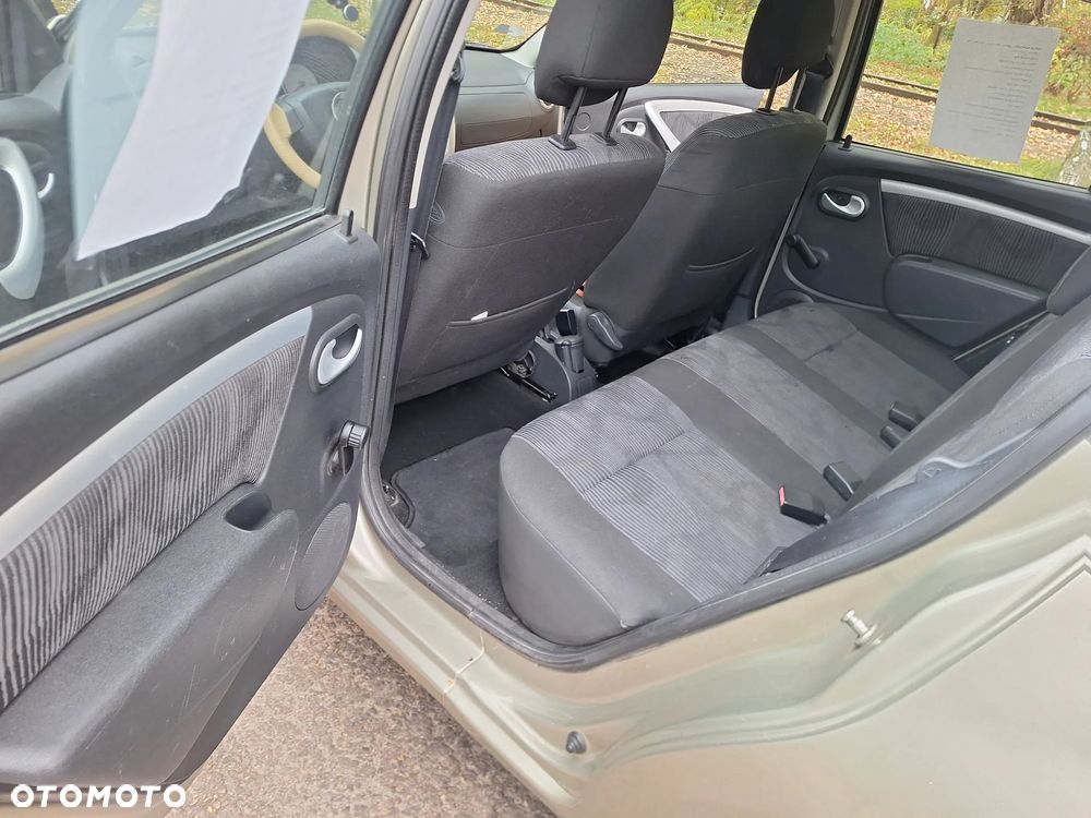 Dacia Sandero - 7