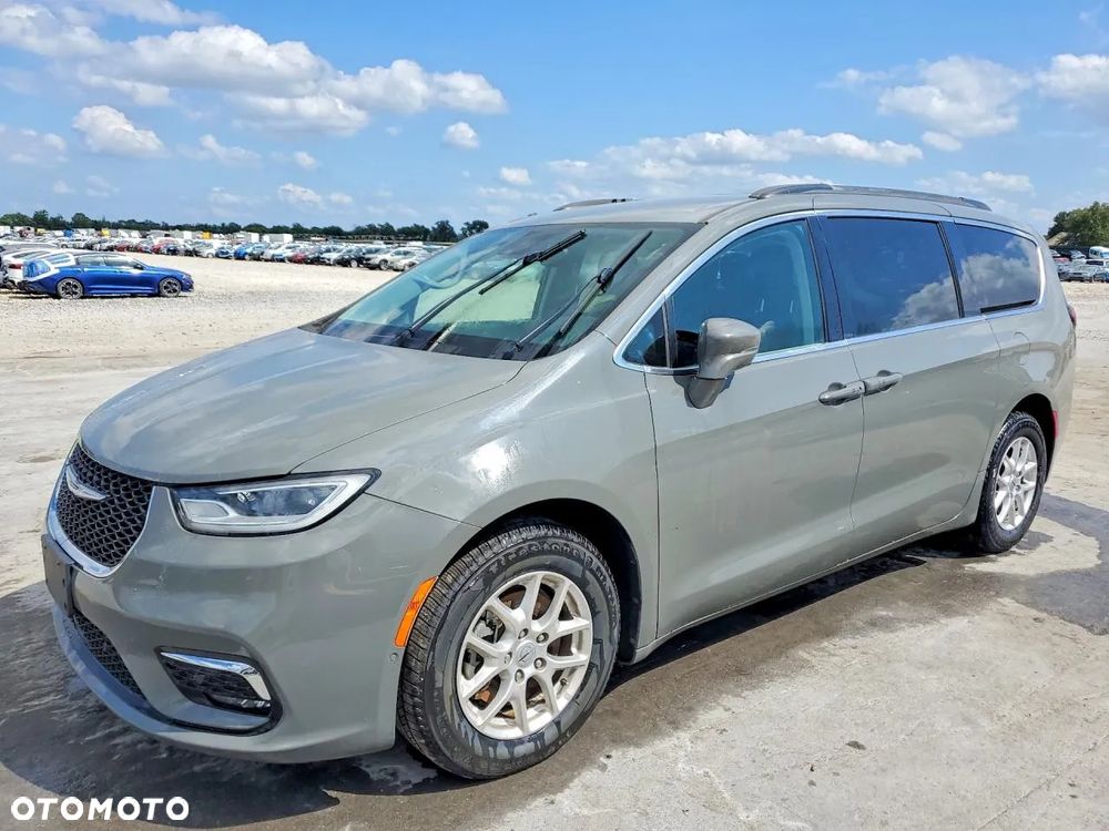 Chrysler Pacifica - 1