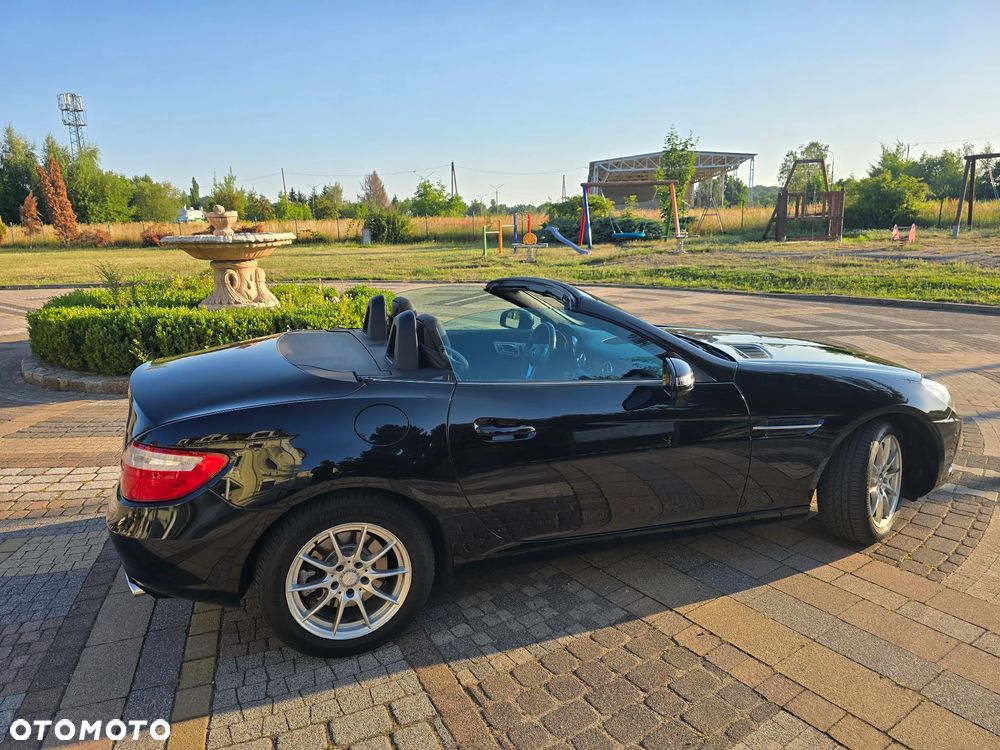 Mercedes-Benz SLK 200 CGI - 2