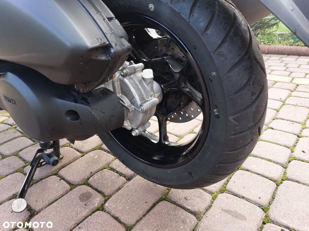 Yamaha NMAX - 5