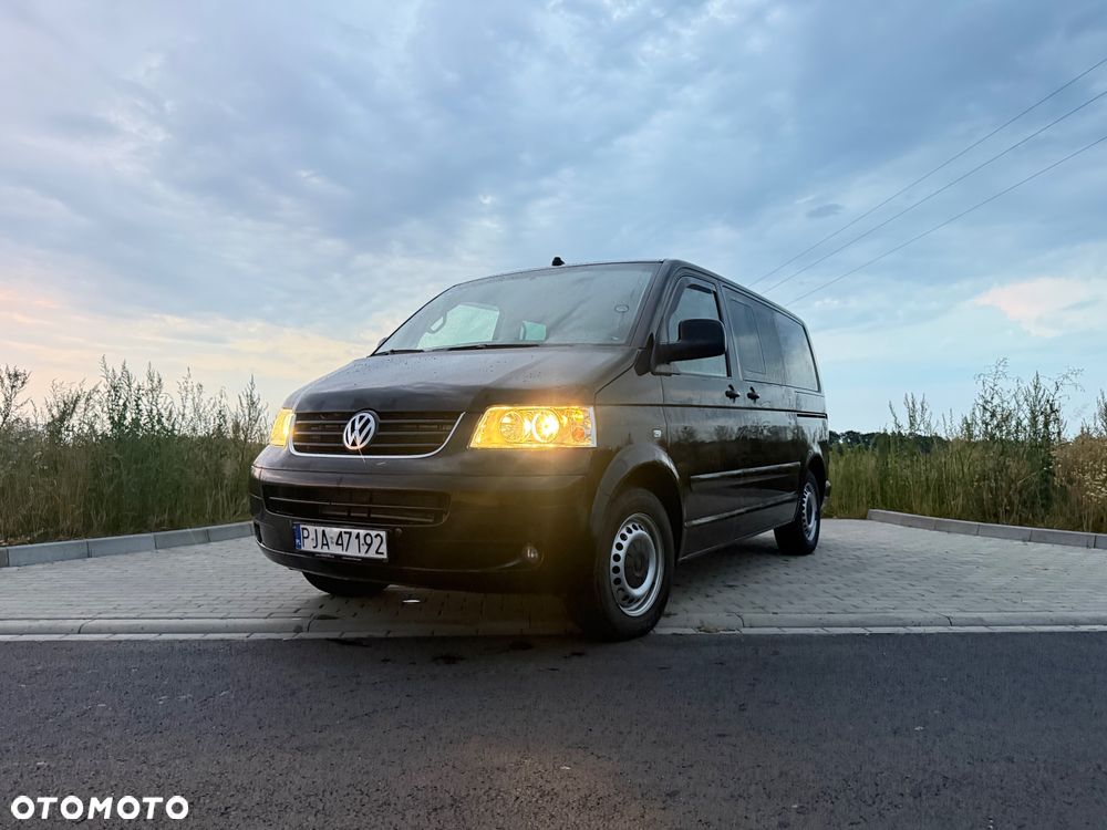 Volkswagen Multivan - 1