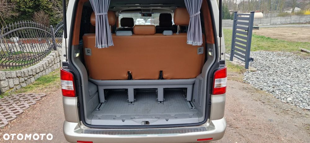 Volkswagen Multivan - 10