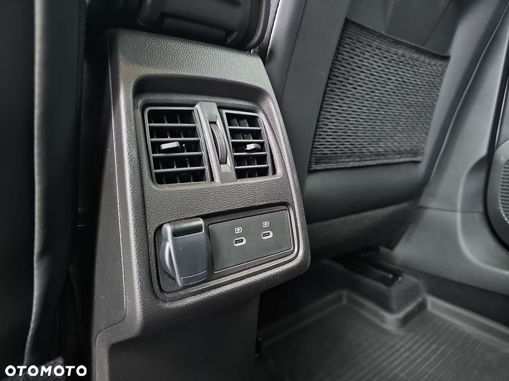 Renault Captur - 28