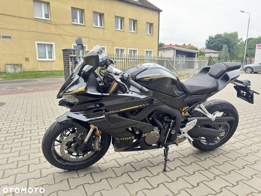 QJMOTOR SRK 800RR - 4