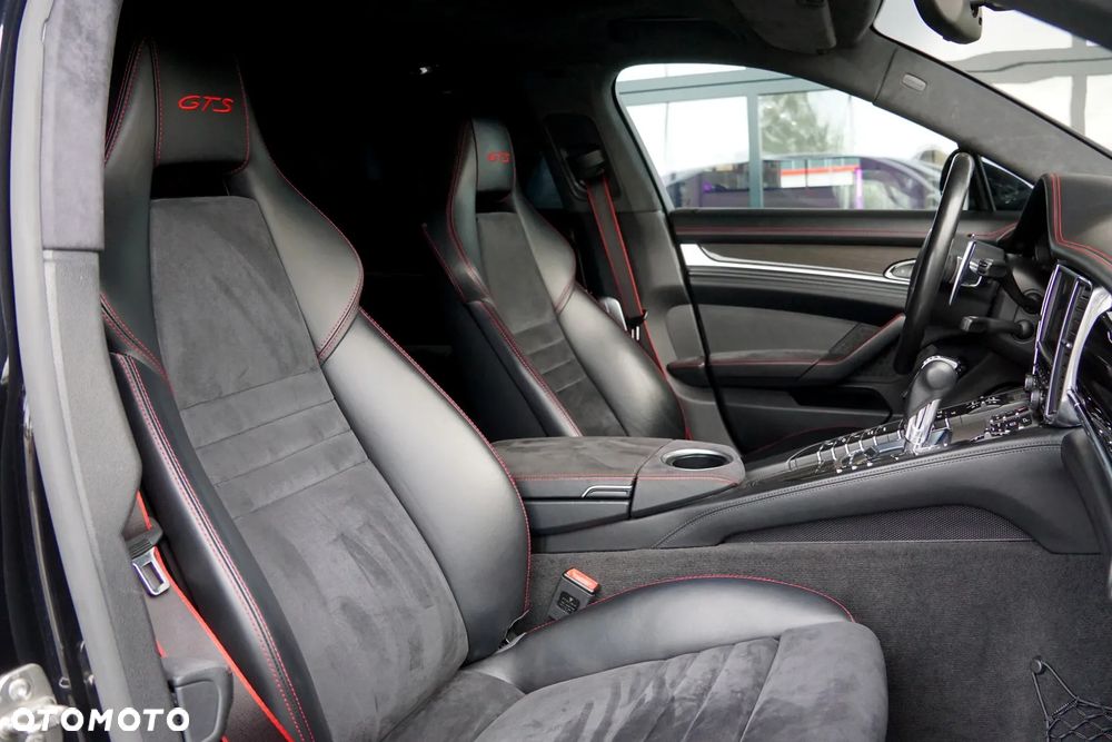 Porsche Panamera GTS - 24