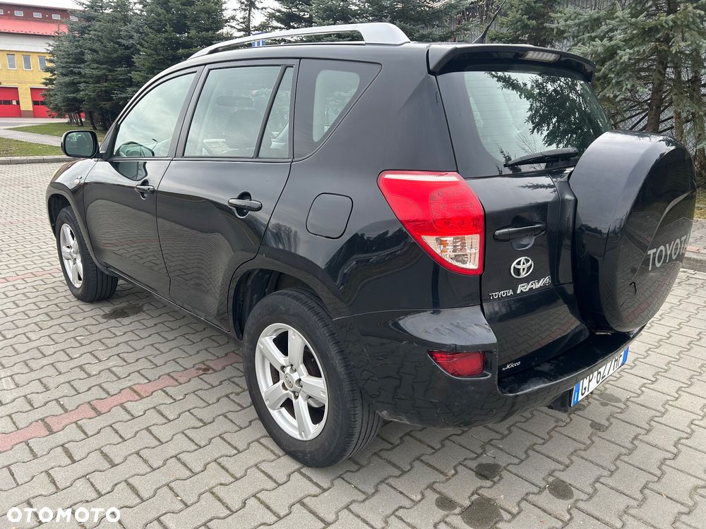 Toyota RAV4 2.2 D-4D 4x4 - 5