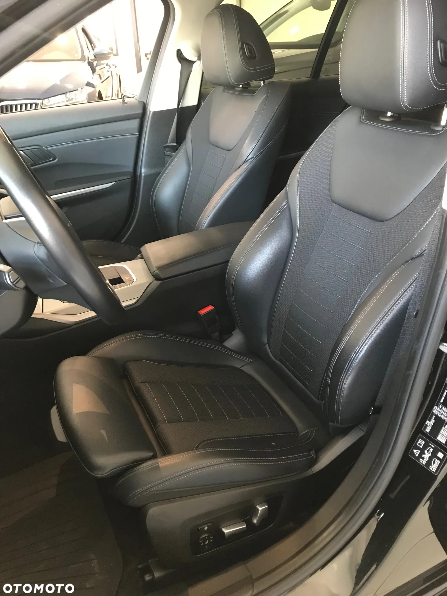 BMW Seria 3 320d Luxury Line - 22