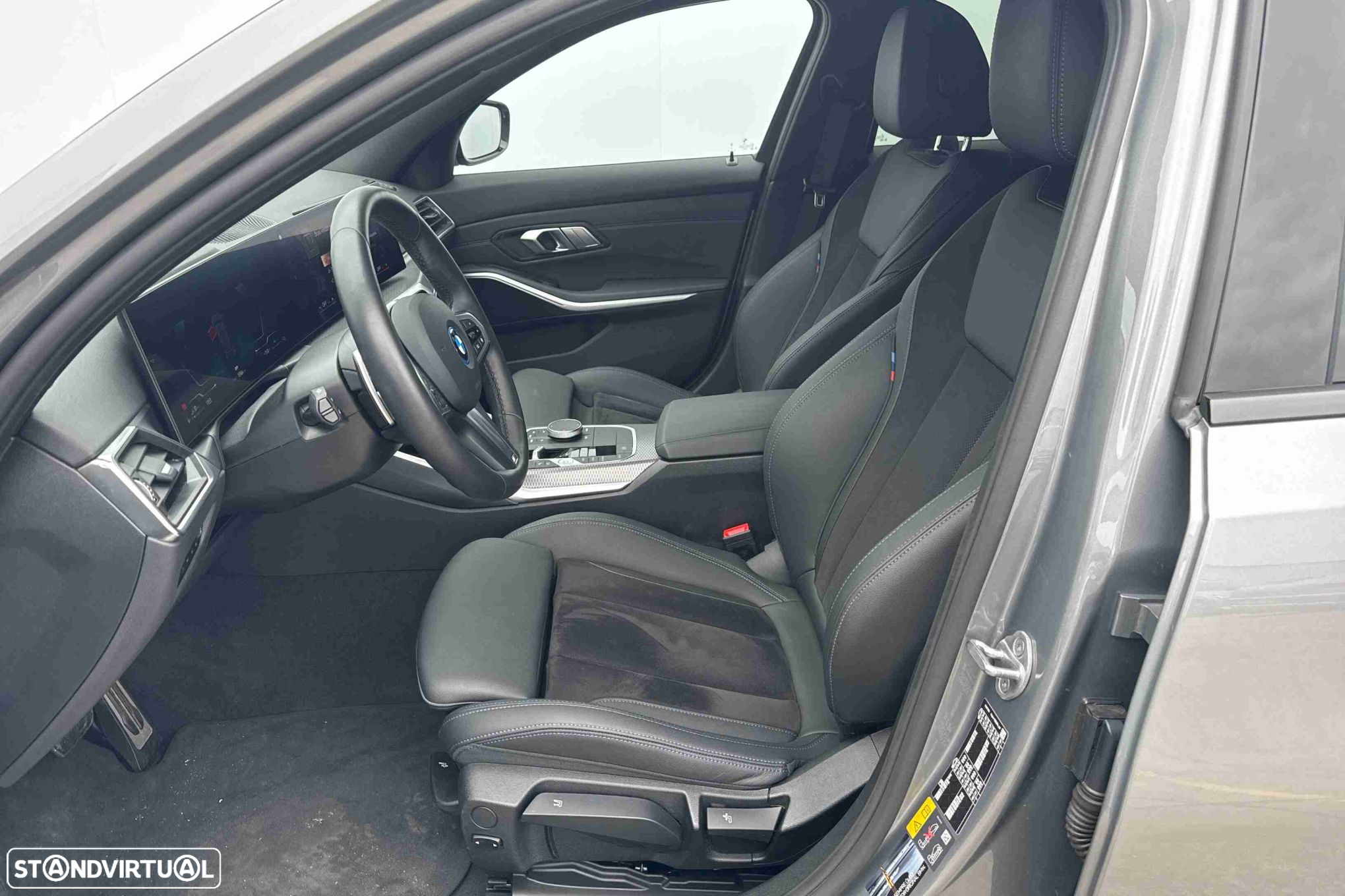 BMW 320 e Touring Pack Desportivo M Auto - 2