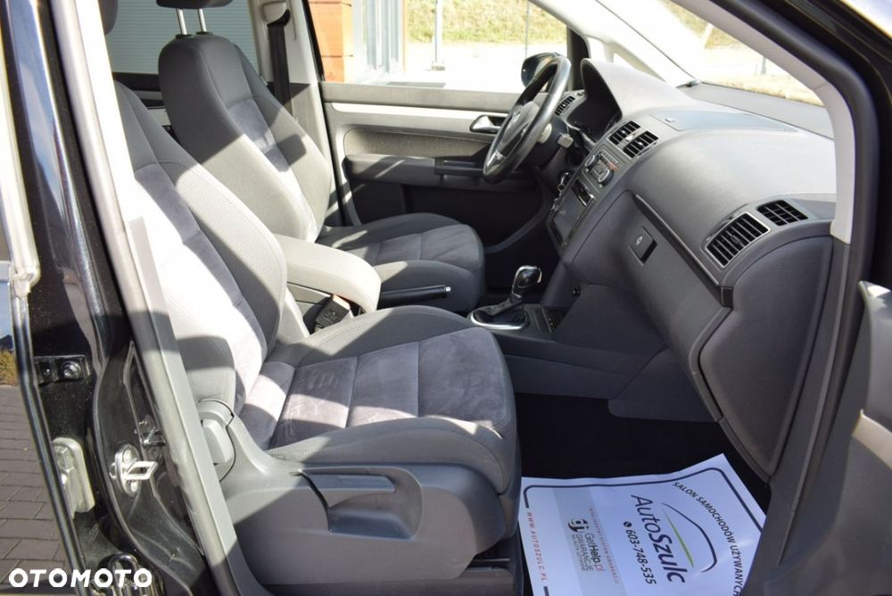 Volkswagen Touran - 25
